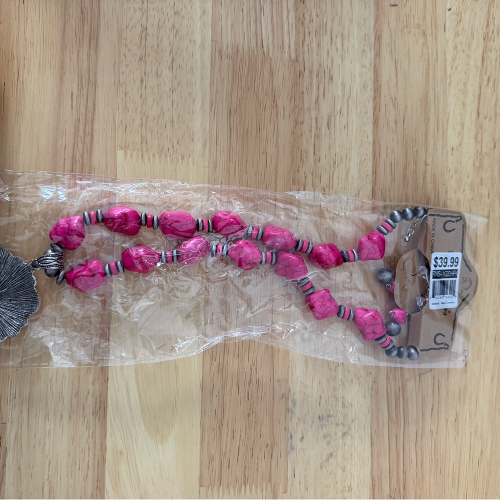Rustic Couture's Western Necklace/Earrings Jewelry Set Synthetic Pink Turquoise - Picture 4 of 9